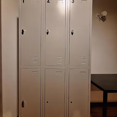Easy Host *